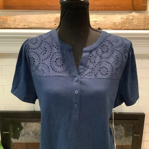 #181 NWT Liz Claiborne Navy Eyelet Short Sleeve Top Size Large - Picture 3 of 7